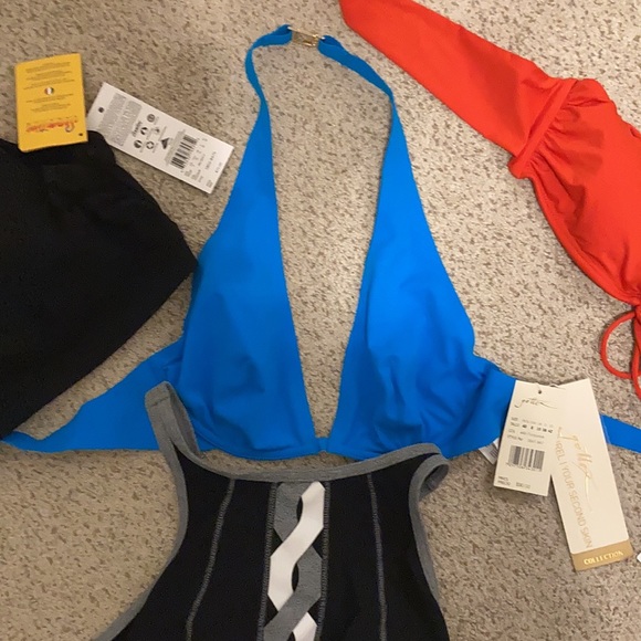 Lot of swimwear tops - Picture 4 of 9